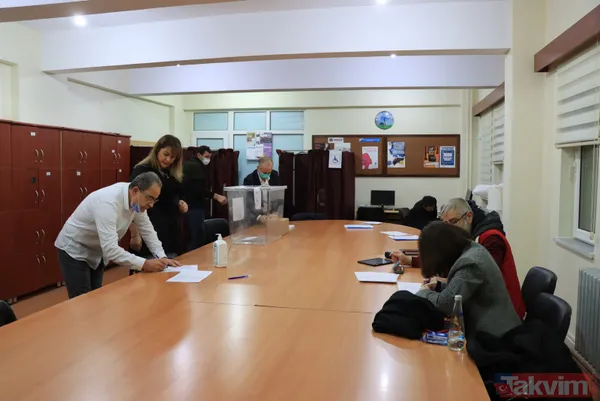 SON DAKİKA: Bulgaristan seçimleri 2021 | Vatandaşlar ikinci tur için sandık başında - 18