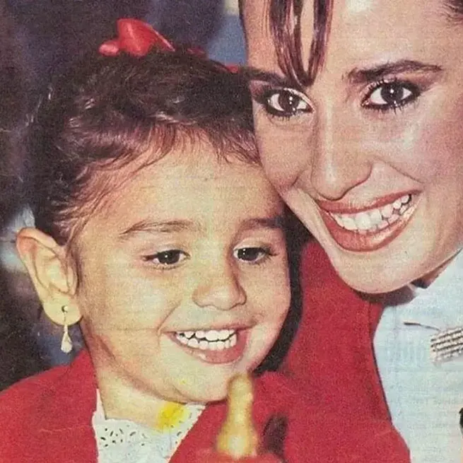 Perihan Savaş ve İbrahim Tatlıses’in gözlerden uzak büyüttüğü kızına bakın: Çok naif ve zarif - 3