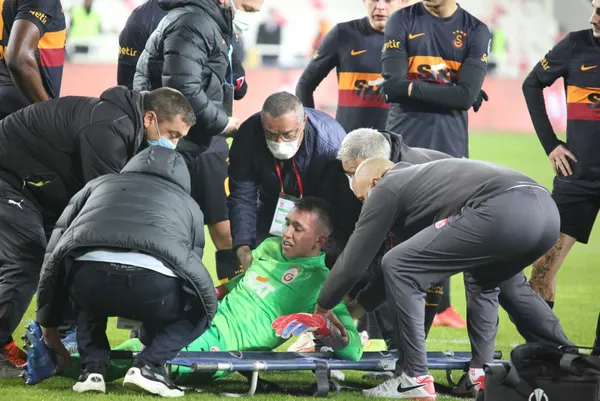 galatasaraydan-muslera-aciklamasi-son-durumu-belli-oldu-1639476620559.jpg Galatasaray'dan Muslera açıklaması! Son durumu belli oldu-4