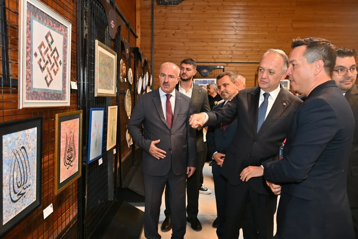 canakkalede-9-gunluk-kultur-ve-sanat-festivali-basladi-1787994596724.jpeg Çanakkale’de kültür ve sanat rüzgarı: 9 gün boyunca şehir festival coşkusuyla yaşayacak-3
