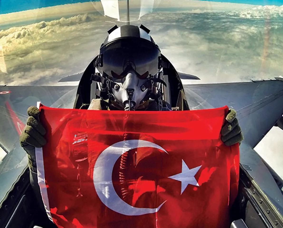 Savaş pilotları yuvaya dönüyor