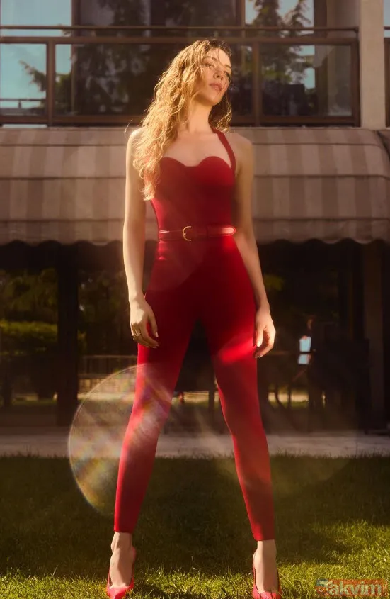 Sinem Kobal'ın kızı Leyla'yla anne-kız kombini sosyal medyayı salladı! Sinem Kobal ile Kenan İmirzalıoğlu'nun kızları Leyla 1 yaşında - 6