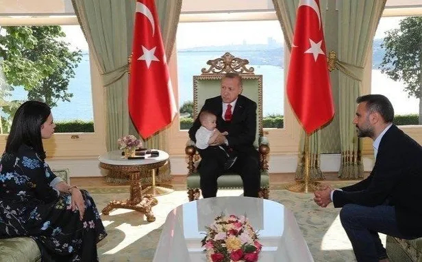 Başkan Erdoğan, kendisini ziyarete gelen Alişan ile bayramlaştı-1