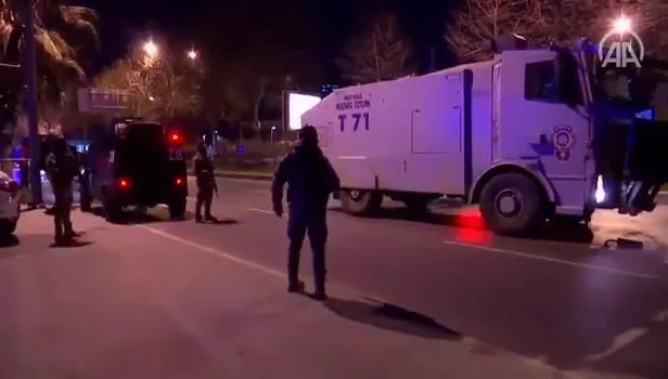 İstanbul Beyoğlu'nda polise silahlı saldırı!