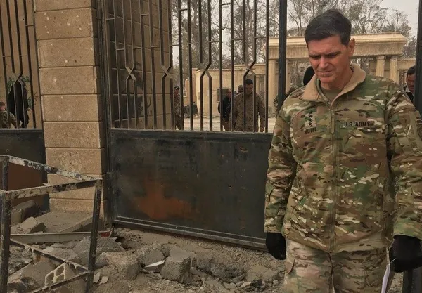 ABD'li komutan Rakka’da PKK/PYD’li teröristlere moral ziyaretinde bulundu-1