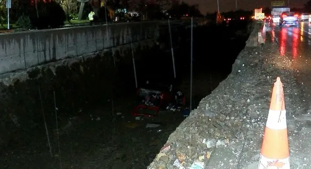 ankarada-otomobil-alt-gecit-icin-kazilan-tunele-dustu-7-yarali-1639522042832.jpeg Ankara'da otomobil alt geçit için kazılan tünele düştü: 7 yaralı-1