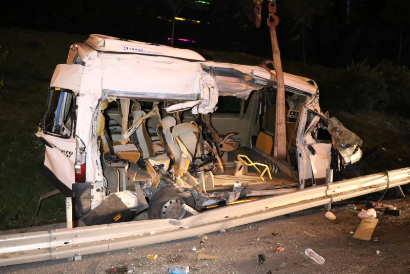 İstanbul'da TEM otoyolunda korkunç kaza - 2