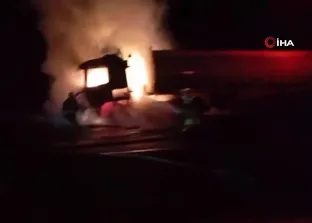 Şırnak’ta seyir halindeki tır alevlere teslim oldu