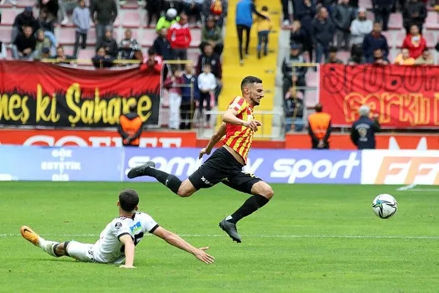 2-haftada-5-puan-kaybeden-besiktas-kayseriyi-deplasmanda-devirdi-1651442102200.jpeg 2 haftada 5 puan kaybeden Beşiktaş, Kayseri'yi deplasmanda devirdi-7