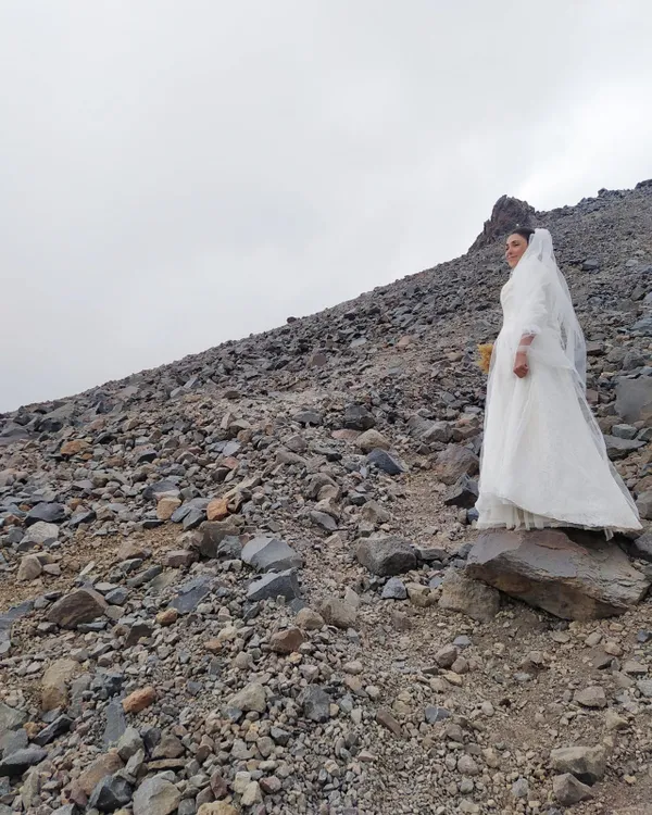 agri-dagiyla-evlendi-nedeni-kadina-ve-cocuga-karsi-siddete-dikkat-cekmek-1627392002923.jpg Ağrı Dağı'yla evlendi! Nedeni kadına ve çocuğa karşı şiddete dikkat çekmek-5