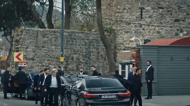 hasmini-tarumar-etti-eskiya-dunyaya-hukumdar-olmaz-191-bolum-fragmani-uc-atis-biri-alnina-ikisi-gogsune-1618813056465.jpg Hasmını tarumar etti! Eşkıya Dünyaya Hükümdar Olmaz 191. bölüm fragmanı: Üç atış biri alnına, ikisi göğsüne...-4