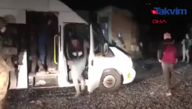 İki minibüsten 63 kaçak göçmen çıktı