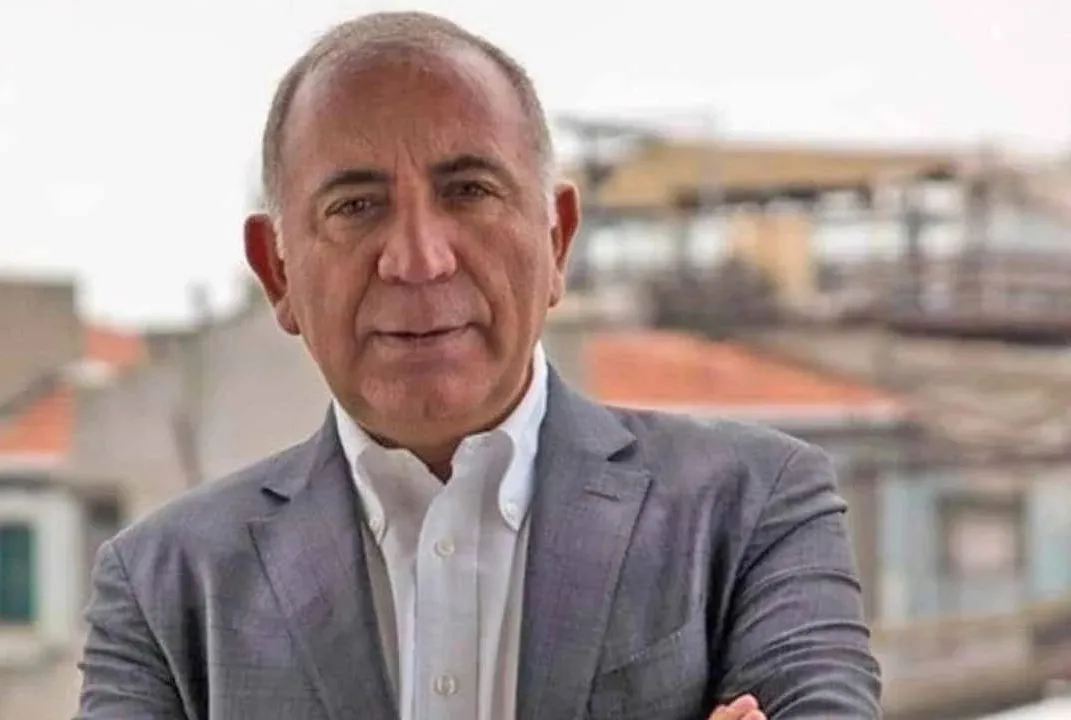 CHP’de iç savaş büyüyor