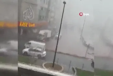 BAE’de şiddetli yağış hayatı felç etti