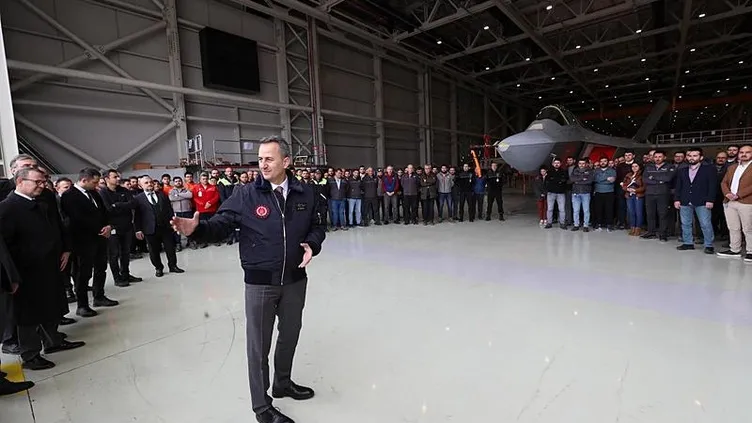▶️ Savunma Sanayii Başkanı Haluk Görgün 'KAAN'ın pilotları ve proje ekibiyle buluştu!