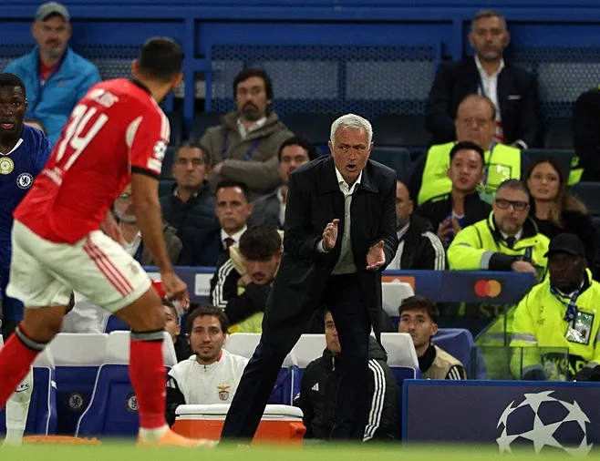 Chelsea Mou’yu yıktı