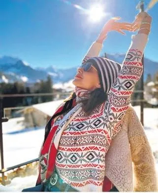 unlu-sovmen-mehmet-ali-erbilin-kizi-yasminden-yasak-ask-skandali-evli-is-adamiyla-1642447657309.jpeg Ünlü şovmen Mehmet Ali Erbil'in kızı Yasmin'den yasak aşk skandalı! Evli iş adamıyla...-8