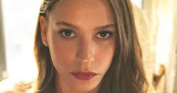 Serenay Sarıkaya fena yakalandı! Kaçacak delik aradı ama... Şoke eden görüntü