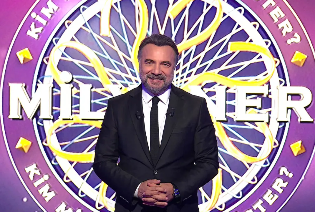 Şener Şen ve Ayşen Gruda hangi filmde abi-kardeş karakterlerini canlandırmıştır?