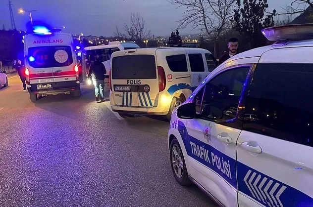 Karabük'te minibüs ile halk otobüsü çarpıştı! 10 yaralı