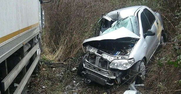 İstanbul'da feci kaza! Kamyonla otomobil kafa kafaya çarpıştı