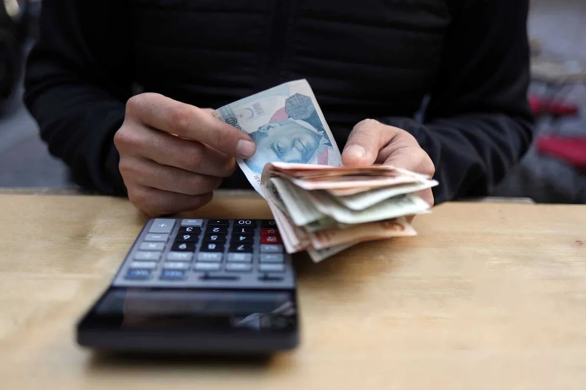 emekli-ve-memur-maaslarina-yuzde-15-zam-formulu-1793116465975.jpeg Emekliye yüzde 5 refah payı formülü! Yüzde 15 zam senaryosunda maaşlar yeniden hesaplandı-7