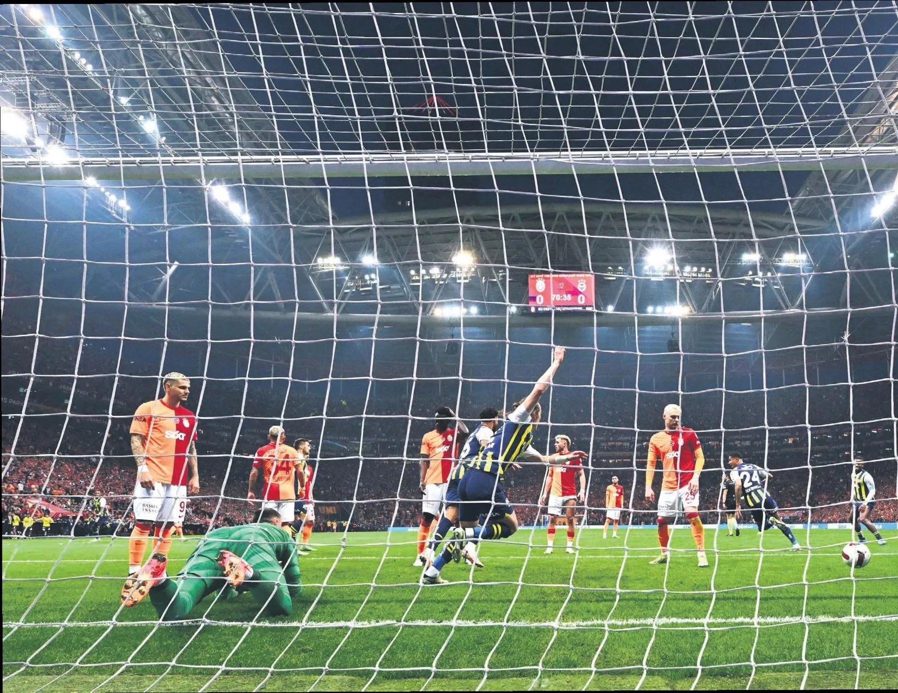 Tarihi hüsran böyle geldi