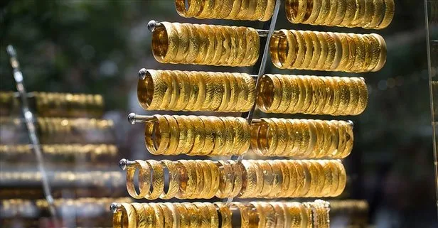 Son 5 yılın en kötüsü! Uzmanlardan altın fiyatları için dikkat çeken tahmin! Sarı metal takılıp kaldı!