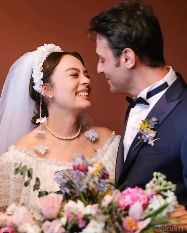 6 aylık hamile Demet Evgar’dan kına gecesi! Karnı burnunda göbek atan Demet’in son haline bakın! Sosyal medyayı salladı - 2