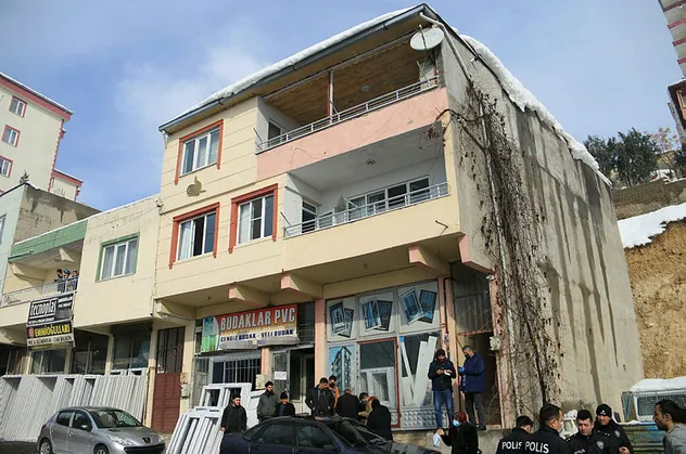 Kahramanmaraş'ta kombi faciası: Baba öldü, anne ve 3 çocuğu hastaneye kaldırıldı