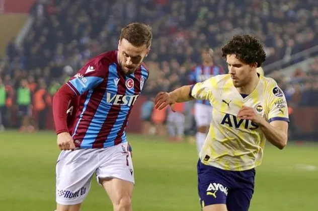 Trabzonspor karşısında 10 kişi kalan Fenerbahçe daha fazla direnemedi