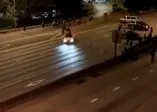 ABD'de bir sürücünün aracıyla iki kadın protestocuyu yaraladığı anlar böyle görüntülendi