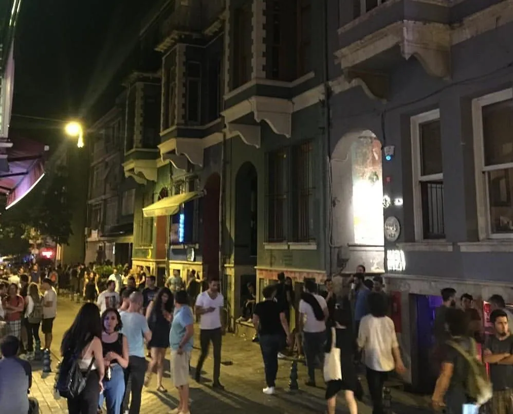 Sahur dediler içkili alem çıktı