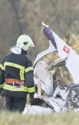 Kampa uçak düştü