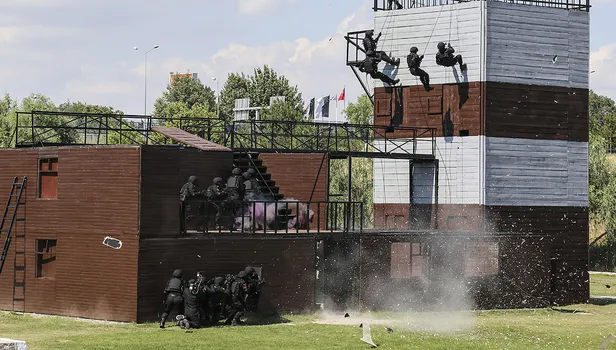 JÖAK'ın tatbikatı nefes kesti (Video)