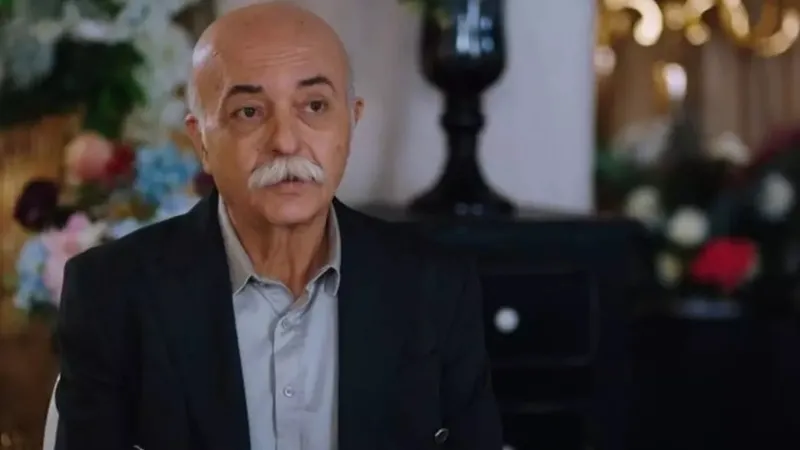 kizilcik-serbeti-apo-icin-basrol-degisimi-settar-tanriogen-acikladi-setlere-donecegim-3-sezonda-1716179766819.jpeg Settar Tanrıöğen açıkladı! Kızılcık Şerbeti Apo için başrol değişimi; "Setlere döneceğim" 3. sezonda...-2
