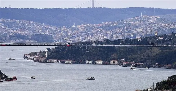 İstanbul Boğazı'ndaki gemi trafiği çift yönlü açıldı