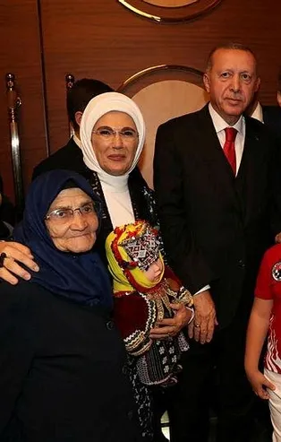 Başkan Erdoğan, 85 yaşında okuma yazma öğrenen Şahizar Teyze’yi misafir etti