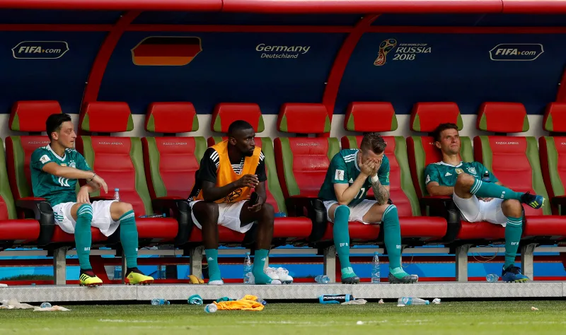 Alman holiganlar Mesut Özil'e saldırdı - 33