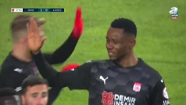 Sivasspor 1-0 Ankaragücü  (Gol: Leke James)