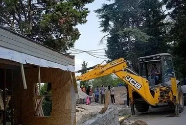 Vaniköy'deki kaçak yapıya göz yuman Ekrem İmamoğlu Çevre, Şehircilik ve İklim Değişikliği Bakanlığı'nı hedef aldı! Bakanlıktan yanıt gecikmedi