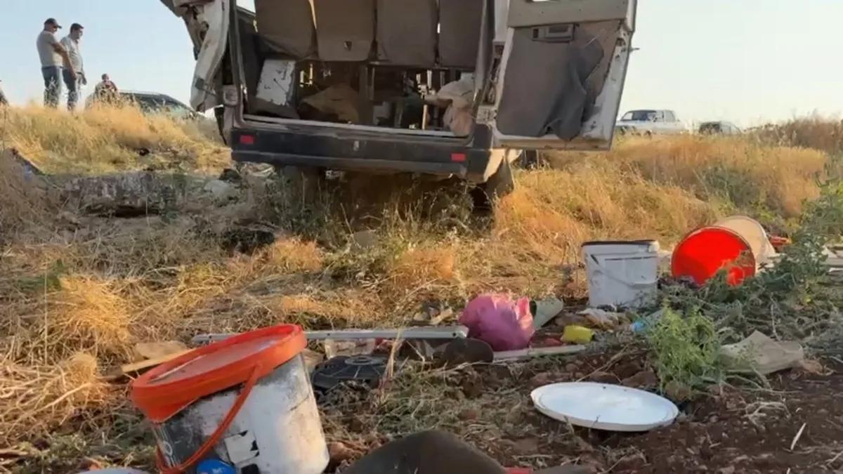 1783182837906.jpeg Şanlıurfa'da işçi kazası! Minibüs şarampole yuvarlandı: 22 kişi yaralandı-4