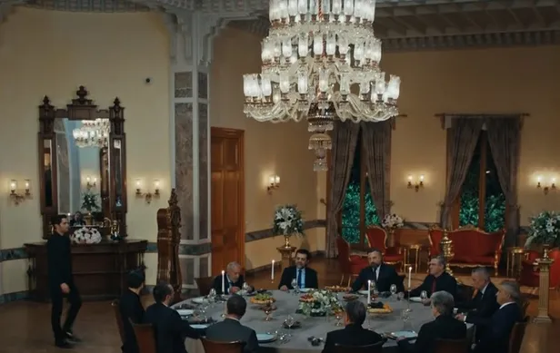 iki-ailede-ihanetin-karinesi-edho-167-bolum-fragmaninda-ilyas-dusmana-kursun-yagdiriyor-reis-olursa-1602334269445.jpg İki ailede ihanetin karinesi: EDHO 167. bölüm fragmanında İlyas düşmana kurşun yağdırıyor! Reis olursa...-2
