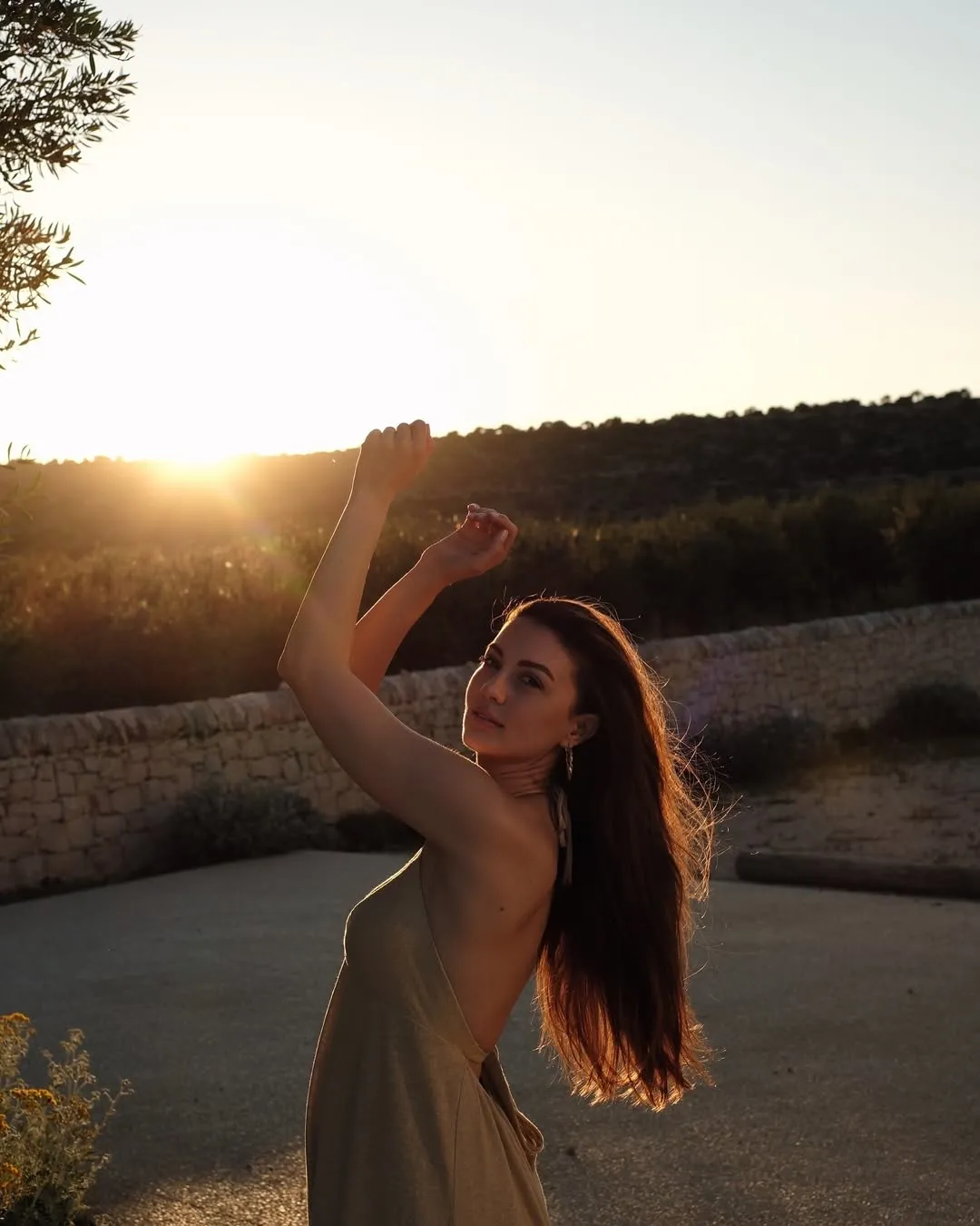 herkes-projelerini-beklerken-oyuncu-burcu-ozberk-aski-secmis-yabanci-birisiydi-orada-yasadim-1777187950093.jpg Herkes projelerini beklerken oyuncu Burcu Özberk aşkı seçmiş: "Yabancı birisiydi orada yaşadım"-3