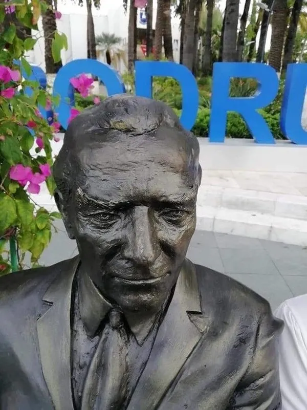 son-dakika-chpli-izmit-belediyesi-ataturke-benzemeyen-iki-ataturk-heykeli-icin-72-bin-lira-odedi-1617791341436.jpeg SON DAKİKA: CHP'li İzmit Belediyesi Atatürk'e benzemeyen iki Atatürk heykeli için 72 bin lira ödedi-7