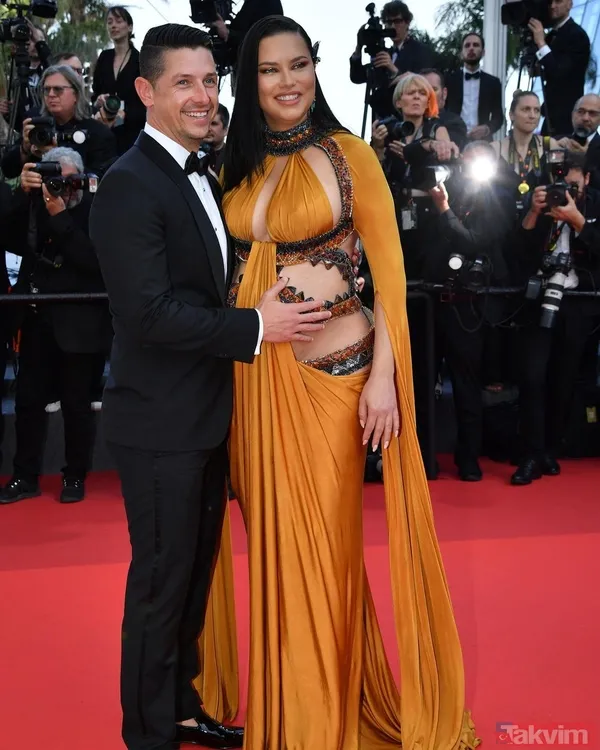 Adriana Lima kırmızılar içinde alev alev! Eski hallerini mumla aratıyordu kilolar gitti son haliyle hayran bıraktı! Sır gibi sakladığı kızı da... - 19