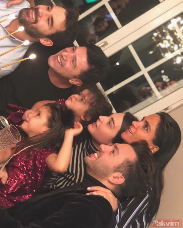 Hakan Ural’ın kızı Melisa Ural dekolteli elbisesiyle paylaştı! İlk yorum anne Sibel Can’dan! - 10