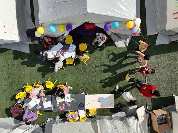 Asrın felaketi sonrası 71 ilde öğrenciler ders başı yaptı! Deprem bölgesinde okullar ne zaman başlayacak?-10