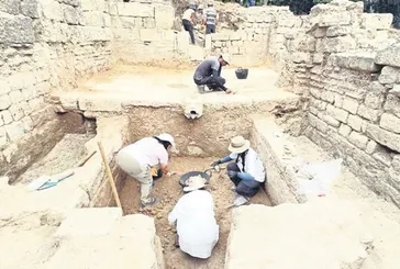 Küçükçekmece'de büyük keşif : 2 bin yıllık zeytinyağı ve şarap atölyesi bulundu