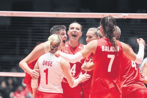 filenin-sultanlari-2024-paris-olimpiyat-elemelerinde-sov-yapiyor-arjantini-3-1-maglup-ederek-grupta-4te-4-yapt-1695247330066.jpeg Filenin Sultanları 2024 Paris Olimpiyat Elemeleri’nde şov yapıyor! Arjantin’i 3-1 mağlup ederek grupta 4’te 4 yaptı...-2